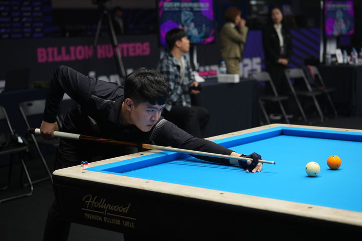 [서울=뉴시스] 국내 최연소 참가자 김도현이 세계3쿠션 월드컵 PQ 라운드에 진출했다. (사진=대한당구연맹 제공) 2025.11.05. photo@newsis.com *재판매 및 DB 금지