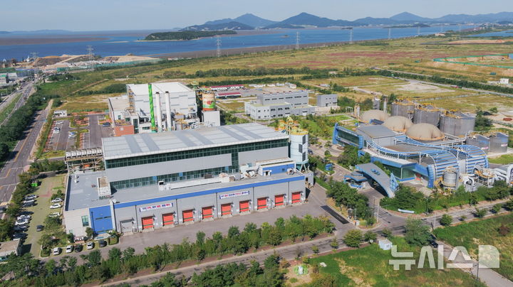 [인천=뉴시스] 수도권매립지 재생에너지시설 전경. (사진=수도권매립지관리공사 제공) 2025.11.05. photo@newsis.com