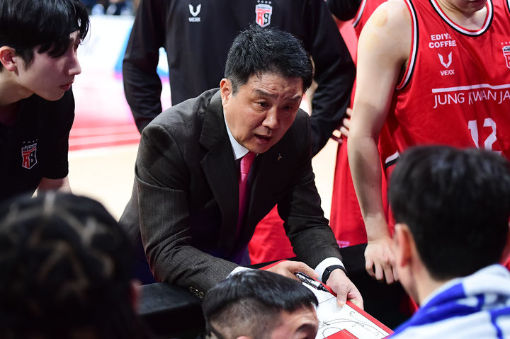 [서울=뉴시스] 프로농구 안양 정관장 유도훈 감독. (사진=KBL 제공) *재판매 및 DB 금지