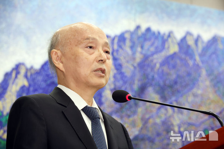 [서울=뉴시스] 김금보 기자 = 안창호 국가인권위원회 위원장이 5일 오전 서울 여의도 국회에서 열린 운영위원회 국정감사에서 질의에 답하고 있다. 2025.11.05. kgb@newsis.com