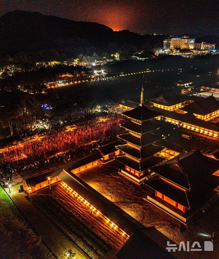 "백제 밤하늘에 불꽃 향연" 롯데리조트부여, 8일 낙화놀이 개최
