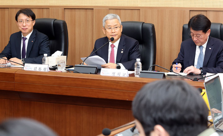 [광주=뉴시스]김동철 한전 사장이 5일 광주 김대중컨벤션센터에서 기자간담회를 열었다.(사진=한전 제공) *재판매 및 DB 금지