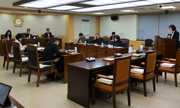 [정선=뉴시스] 강원 정선군의회는 6일 특별위원회 회의실에서 11월 의원 간담회를 열고 있다. (사진=정선군 제공) 2025.11.06. photo@newsis.com *재판매 및 DB 금지