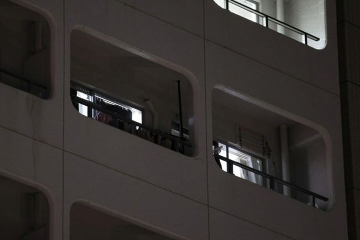 [서울=뉴시스]도쿄도 분쿄구에 위치한 간판 없는 마사지 업소(가운데)모습. 이 마사지 업소에서 12세 태국 소녀가 성착취를 당한 것으로 알려지며 일본 사회가 충격에 빠졌다. (사진출처: 아사히신문 캡처) 2025.11.06.