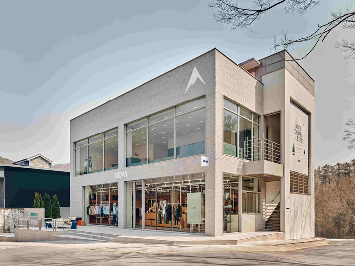 [서울=뉴시스] 네파 청계산 스토어 전경 이미지(사진=네파 제공) *재판매 및 DB 금지