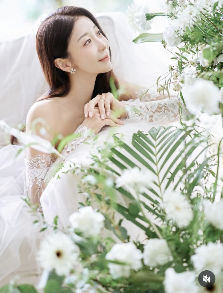 [서울=뉴시스] 원진서. (사진=원진서 인스타그램 캡처) 2025.11.07. photo@newsis.com *재판매 및 DB 금지