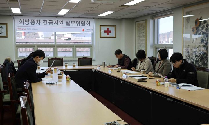 [창원=뉴시스] 대한적십자사 경남지사는 연말까지 '더불U 캠페인' 폭력피해자 지원 사업을 실시한다고 7일 밝혔다. (사진=경남적십자사 제공) 2025.11.07. photo@newsis.com *재판매 및 DB 금지