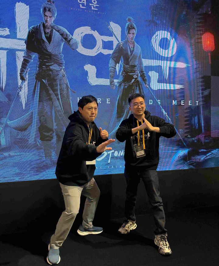 사진 왼쪽부터 넷이즈게임즈 한국 홍보총괄 겸 퍼블리싱 총괄 이세영 이사, 연운 퍼블리싱 총괄 에릭 정 (사진=넷이즈게임즈 제 *재판매 및 DB 금지