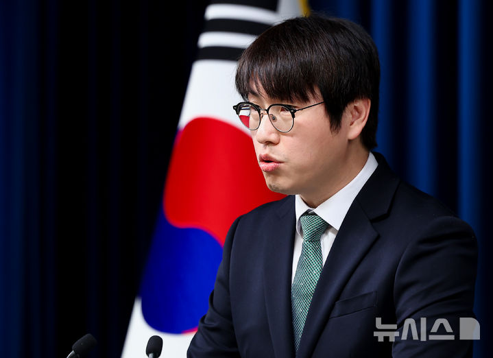 [서울=뉴시스] 고범준 기자 = 하정우 청와대 AI미래기획수석. (대통령실통신사진기자단) 2025.11.07. bjko@newsis.com