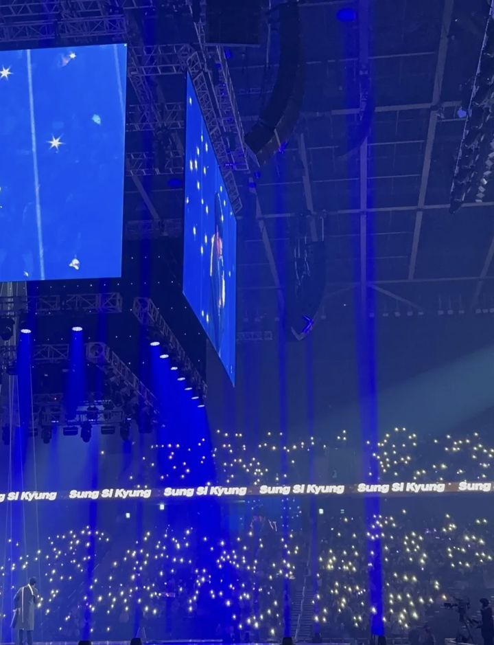 [서울=뉴시스] 성시경 공연 현장. (사진 = 인스타그램 캡처) 2025.11.10. photo@newsis.com *재판매 및 DB 금지