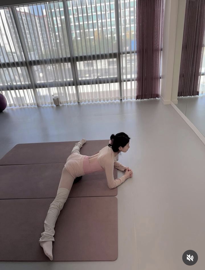 [서울=뉴시스] 수지. (사진=수지 인스타그램 캡처) 2025.11.10. photo@newsis.com *재판매 및 DB 금지