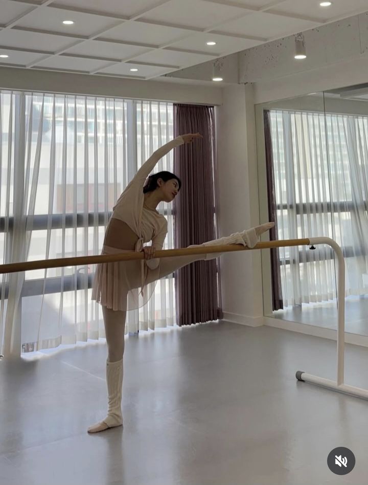 [서울=뉴시스] 수지. (사진=수지 인스타그램 캡처) 2025.11.10. photo@newsis.com *재판매 및 DB 금지