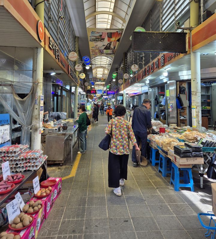 [아산=뉴시스] 온양온천시장 내부. *재판매 및 DB 금지