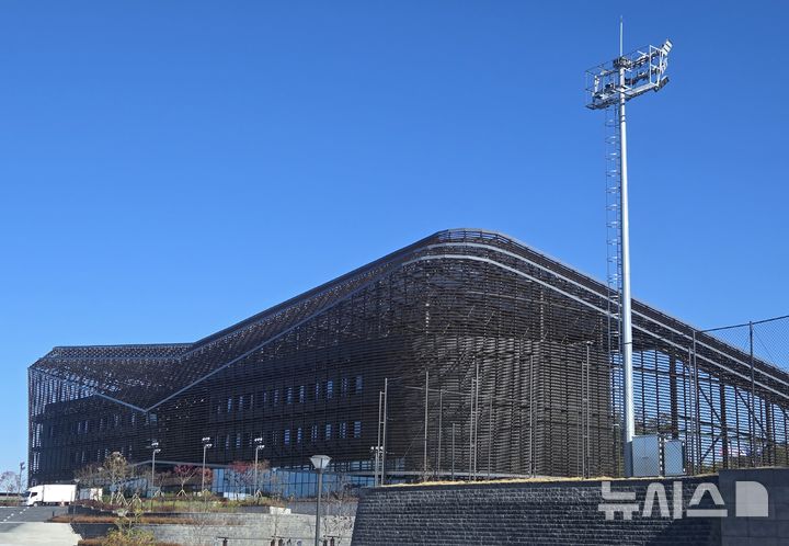 [천안=뉴시스] 하근수 기자= 대한민국 축구종합센터 메인 스타디움 전경. 2025.11.10. hatriker22@newsis.com