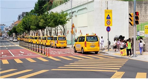 [대구=뉴시스] 승하차존 없는 대구 서구 평리초등학교 모습. (사진=이주한 대구 서구의원 제공) 2025.11.10. photo@newsis.com *재판매 및 DB 금지
