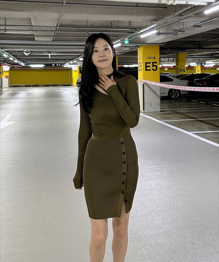 [서울=뉴시스] 배우 한지혜. (사진=한지혜 인스타그램 캡처) 2025.11.10. photo@newsis.com *재판매 및 DB 금지