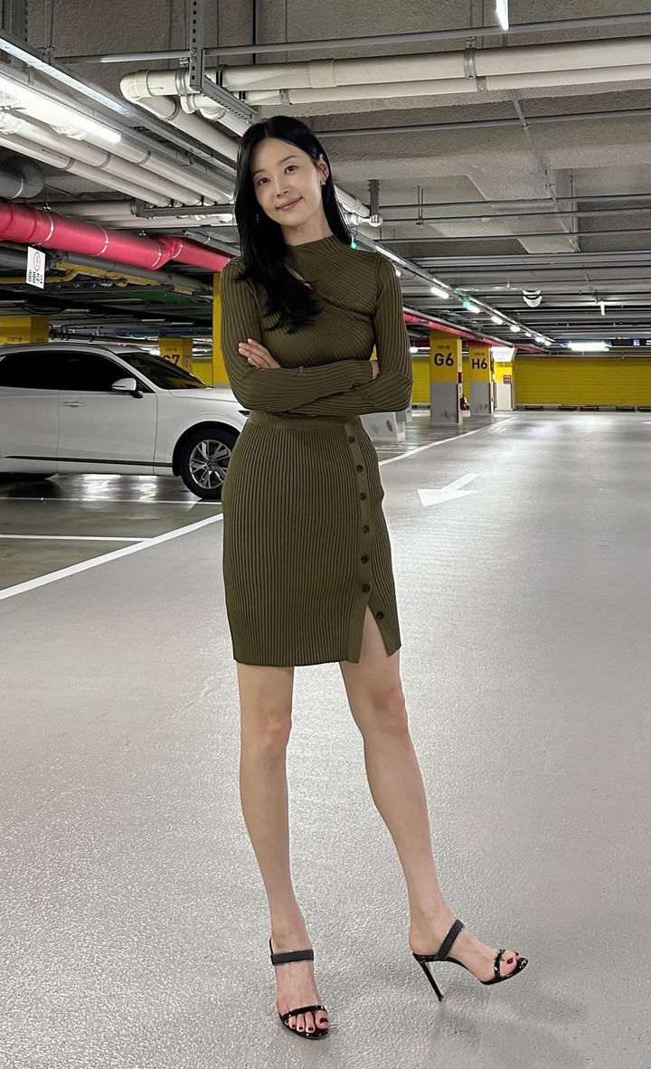 [서울=뉴시스] 배우 한지혜. (사진=한지혜 인스타그램 캡처) 2025.11.10. photo@newsis.com *재판매 및 DB 금지