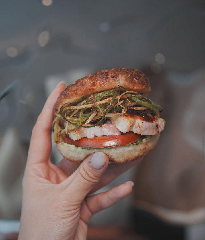 파절이, 수육 등을 넣은 아임도넛 보쌈. (사진=아임도넛 공식 SNS) *재판매 및 DB 금지