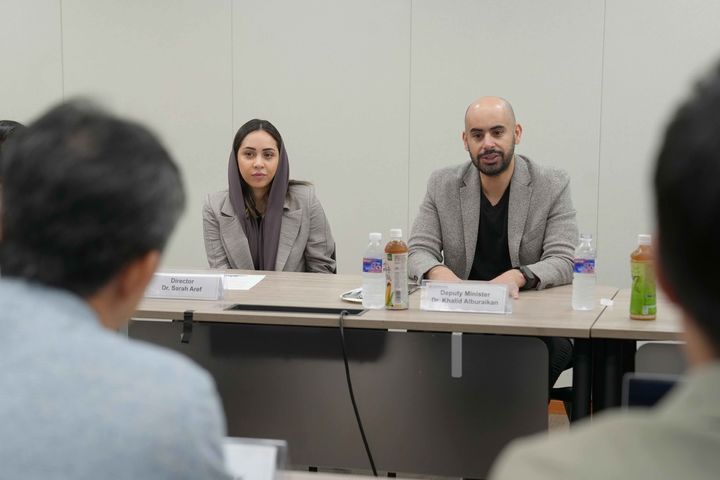 [서울=뉴시스] 칼리드 알부라이칸 사우디 보건부 차관이 대웅제약과 협력 방안을 논의하고 있다 (사진=대웅제약 제공) 2025.11.11. photo@newsis.com *재판매 및 DB 금지