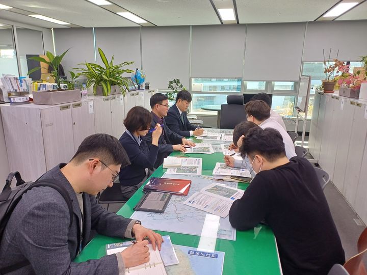 [구미=뉴시스] 국토부 철도정책과 면담. (사진=구미시 제공) 2025.11.10 photo@newsis.com *재판매 및 DB 금지