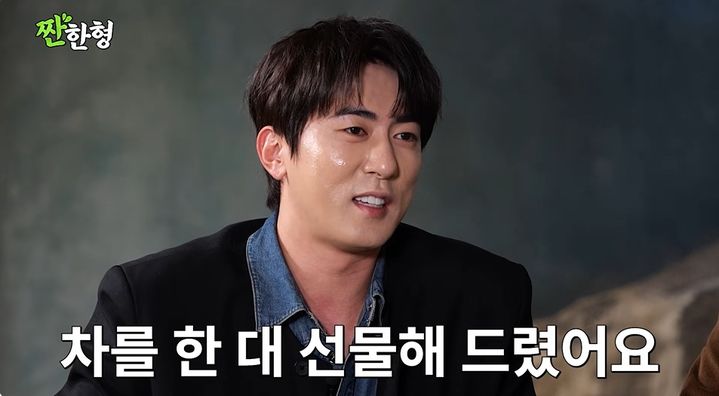 [서울=뉴시스] 코미디언 김원훈이 10일 유튜브 채널 '짠한형 신동엽'에 출연해 어머니에게 차를 선물했다고 밝혔다. (사진=유튜브 채널 '짠한형 신동엽' 화면 캡처) 2025.11.10. photo@newsis.com  *재판매 및 DB 금지