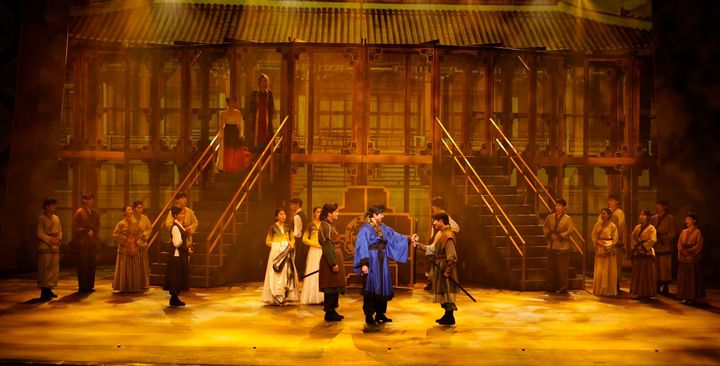 [구미=뉴시스] 골든마스크 공연. (사진=구미시 제공) 2025.11.11 photo@newsis.com *재판매 및 DB 금지