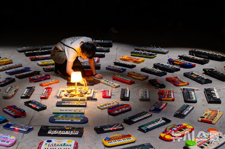 [서울=뉴시스]100개의 키보드. (사진=SPAF 제공) 