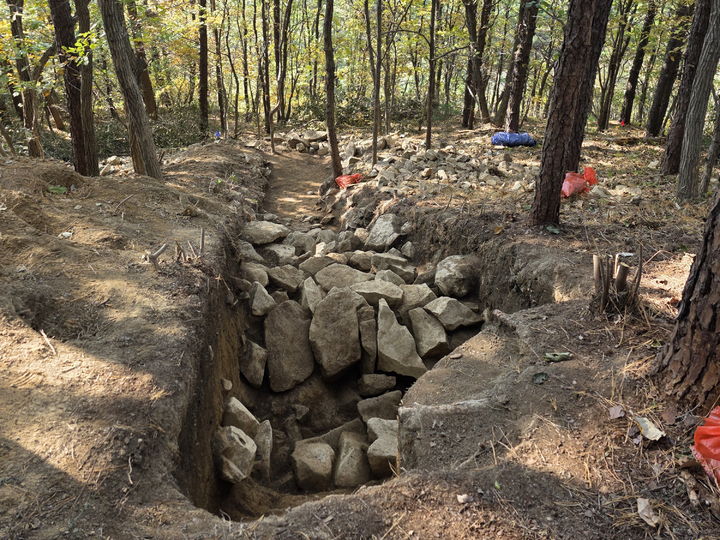 무주 성현석성 서성벽 발굴 모습.(사진=무주군 제공) *재판매 및 DB 금지