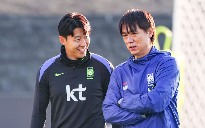 출국하는 홍명보 감독