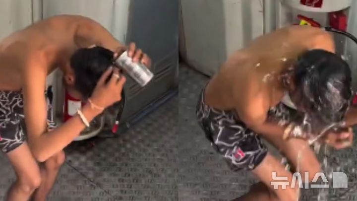 [뉴시스] 인도의 한 청년이 기차 안에서 목욕하는 영상을 촬영했다. (사진=프리프레스저널) 2025.11.10. 