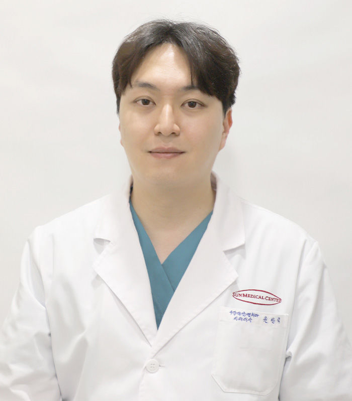 [대전=뉴시스] 대전선병원 구강악안면외과 윤찬식 전공의. (사진=대전선병원 제공) 2025.11.11. photo@newsis.com *재판매 및 DB 금지