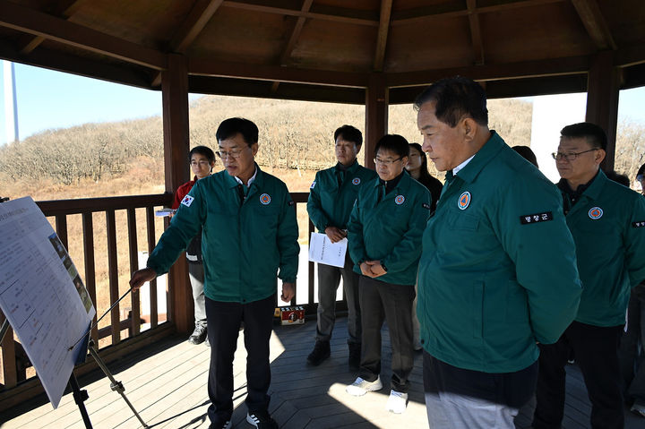 [평창=뉴시스] 청옥산 은하수 산악관광 허브 점검 모습. (사진=평창군 제공) 2025.11.11. photo@newsis.com *재판매 및 DB 금지