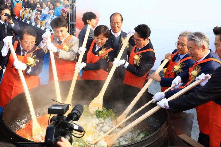 [세종=뉴시스]농림축산식품부가 '제30회 농업인의 날 행사'를 강원 원주 젊음의 광장에서 개최했다. (사진=농림축산식품부 제공) *재판매 및 DB 금지