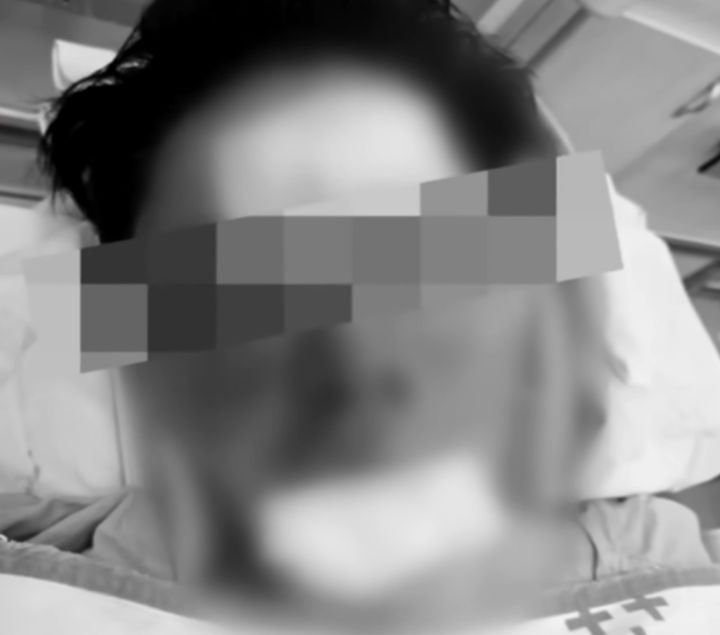 [뉴시스] 남성 두 명에게 납치·폭행 당했던 유명 게임 유튜버 '수탉’(31·본명 고진호)'이 병원에서 치료를 받으며 회복에 전념하고 있는 근황을 전했다. (사진 = 'JTBC News' 유튜브 캡처) 2025.11.11. *재판매 및 DB 금지