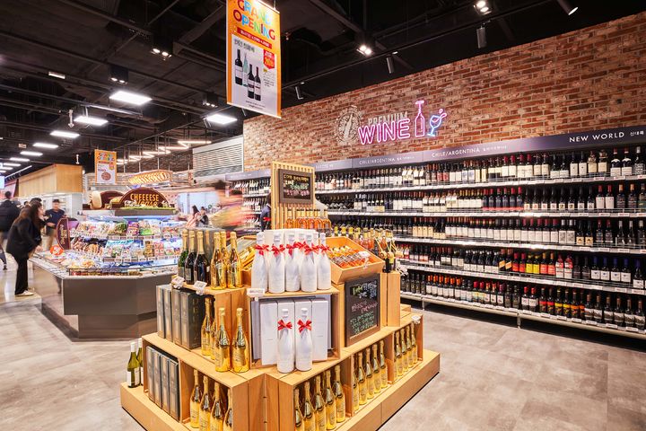 [서울=뉴시스] 이마트는 인기 브랜드 와인을 할인가에 선보이는 하반기 '와인장터'를 개최한다고 12일 밝혔다. (사진=이마트 제공) *재판매 및 DB 금지