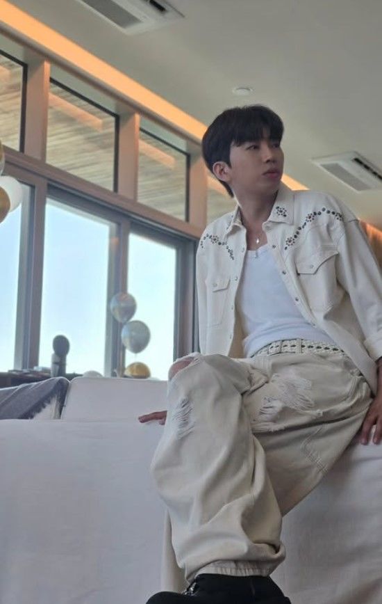 [서울=뉴시스] 임영웅. (사진=임영웅 인스타그램 캡처) 2025.11.11. photo@newsis.com *재판매 및 DB 금지