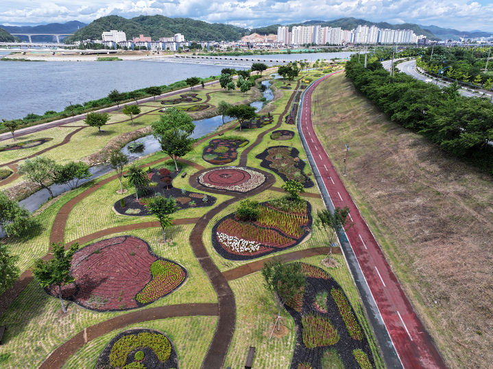 [안동=뉴시스] 안동시 낙동강변 둔치 전경 (사진=안동시 제공) 2025.11.12. photo@newsis.com *재판매 및 DB 금지