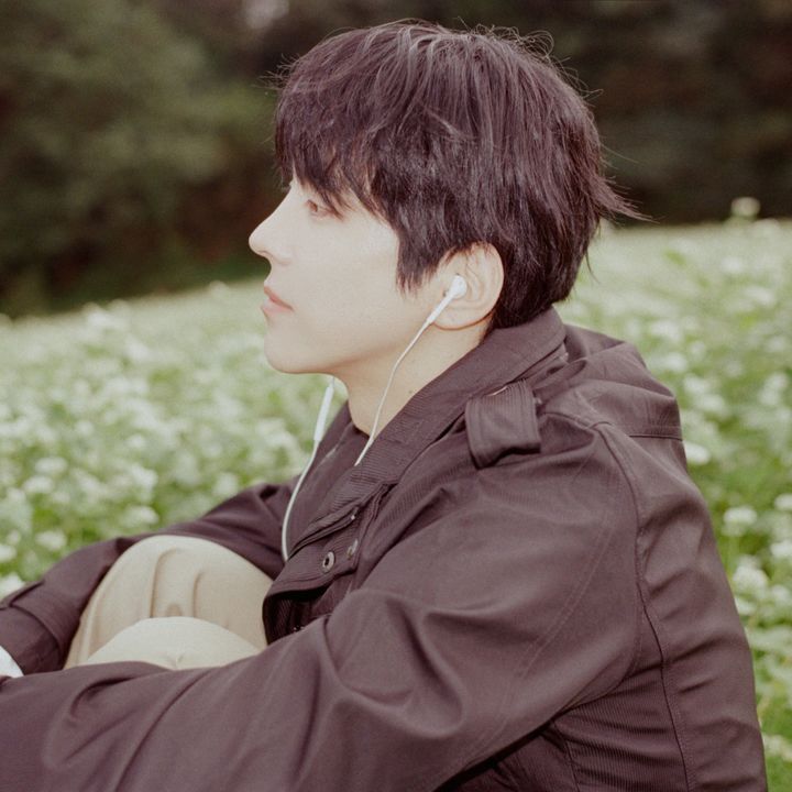 [서울=뉴시스] 홍이삭. (사진 = 뮤직팜 엔터테인먼트 제공) 2025.11.12. photo@newsis.com *재판매 및 DB 금지