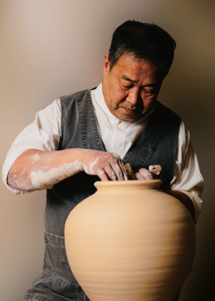 [여주=뉴시스]최병덕 도예명장(사진=여주시 제공) 2025.11.12.photo@newsis.com *재판매 및 DB 금지