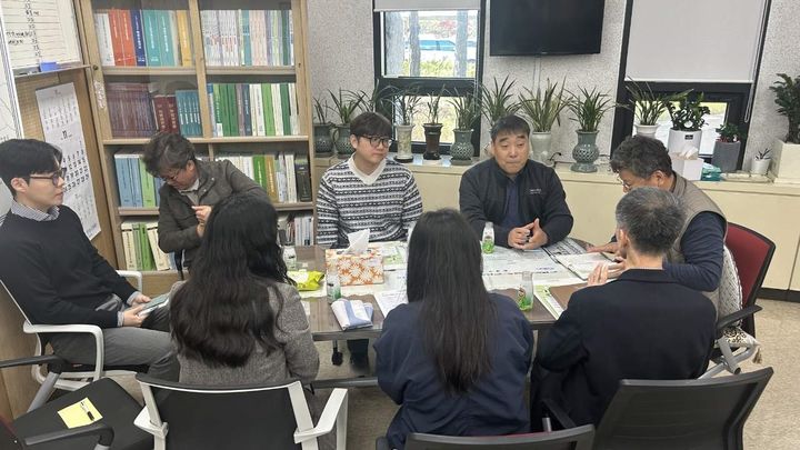 [아산-뉴시스] 아산시 세정과 직원들이 경기도 화성시청을 방문해 우수 행정사례 벤치마킹을 진행했다. (사진=아산시 제공) 2025.11.12 photo@newsis.com *재판매 및 DB 금지