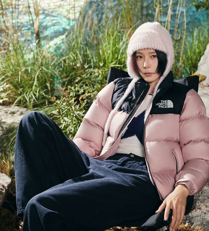 [서울=뉴시스] 방송인 김나영. (사진=엘르 코리아 공식 인스타그램 캡처) 2025.11.12. photo@newsis.com *재판매 및 DB 금지