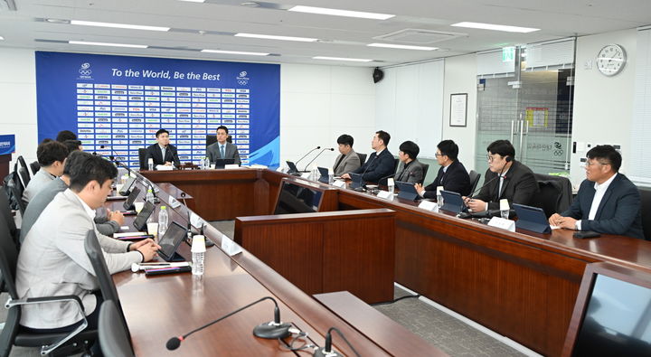 [서울=뉴시스] 대한체육회 지도자위원회 회의. (사진=대한체육회 제공). 2025.11.11.&nbsp; *재판매 및 DB 금지