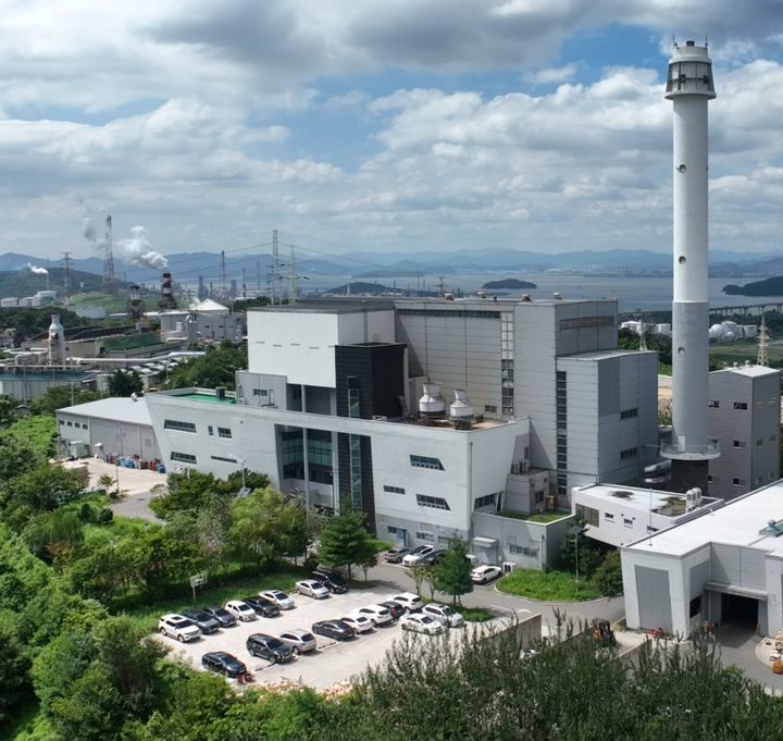 [여수=뉴시스] 여수시도시관리공단이 운영하는 도시형폐기물 종합처리시설(소각시설). (사진=뉴시스 DB). photo@newsis.com *재판매 및 DB 금지