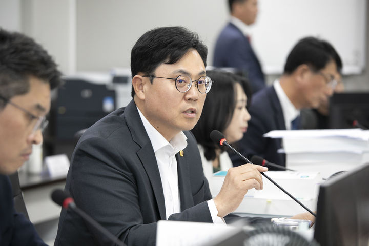 [수원=뉴시스] 이용욱 경기도의회 의원. (사진=경기도의회 제공) 2025.11.12. photo@newsis.com *재판매 및 DB 금지