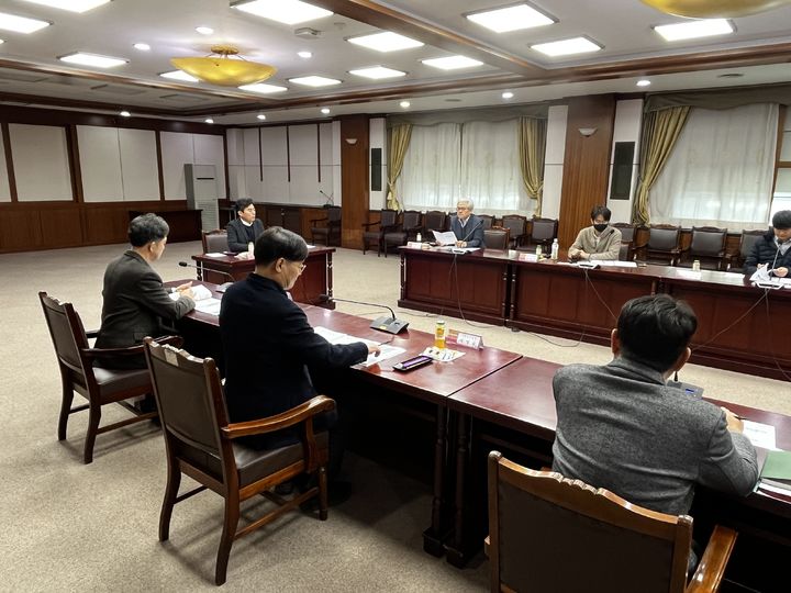 [춘천=뉴시스] 강원는 12일 도청 신관 소회의실에서 올해 ;위험분석협의체 제2차 회의'를 열었다. (사진=강원도 제공) 2025.11.13. photo@newsis.com  *재판매 및 DB 금지