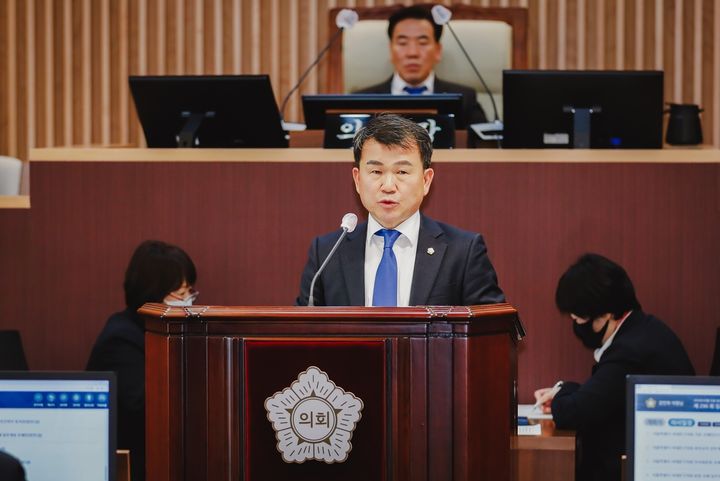 [서울=뉴시스] 김덕현 위원장 발언. 2025.11.13. (사진=서대문구의회 제공) *재판매 및 DB 금지