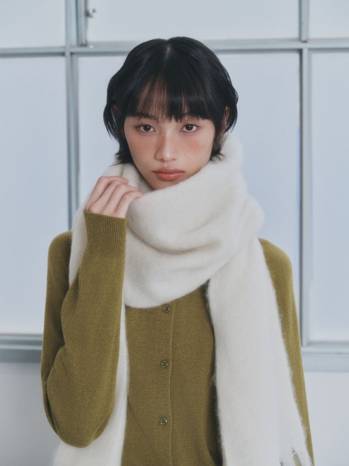 [서울=뉴시스] 이랜드월드에서 전개하는 여성 SPA(제조·유통 일괄) 브랜드 미쏘(MIXXO)가 2025 FW(가을·겨울) 머플러 컬렉션을 13일 공개했다. (사진=이랜드 제공) *재판매 및 DB 금지