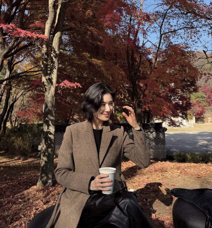 [서울=뉴시스] 배우 정은채. (사진=정은채 인스타그램 캡처) 2025.11.13. photo@newsis.com *재판매 및 DB 금지