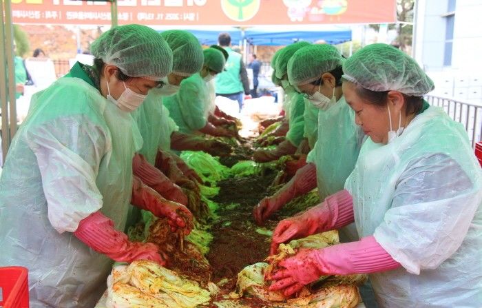 경산시새마을부녀회 '사랑의 김장담그기'&nbsp; *재판매 및 DB 금지