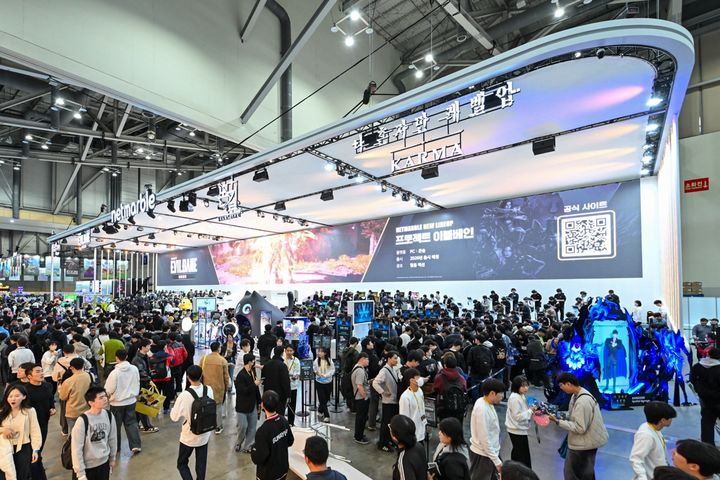 [부산=뉴시스] 넷마블이 오는 16일까지 부산 벡스코에서 열리는 '지스타 2025'에 참가해 ▲이블베인 ▲나 혼자만 레벨업: 카르마 ▲일곱 개의 대죄: 오리진 ▲몬길: 스타 다이브 ▲솔: 인탠츠 등 5종의 개발 중인 신작을 선보인다고 13일 밝혔다. (사진=넷마블 제공) *재판매 및 DB 금지